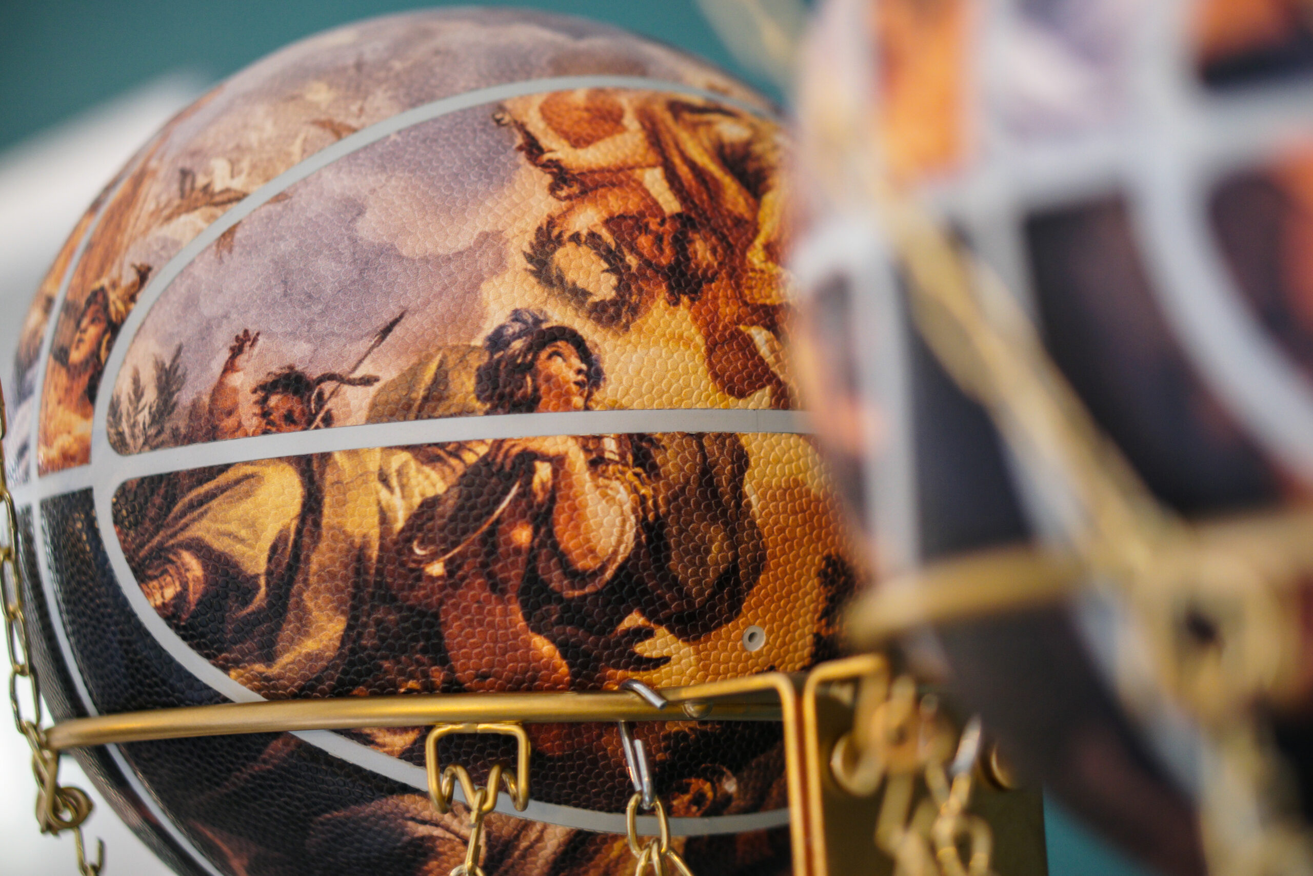 Paradhouse_Mantova_palla_basket_rinascimento